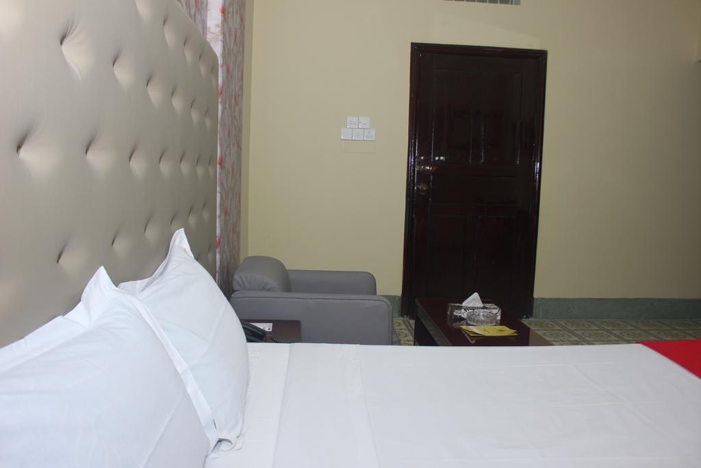 Golden Inn Chattagram Ltd Chittagong Buitenkant foto